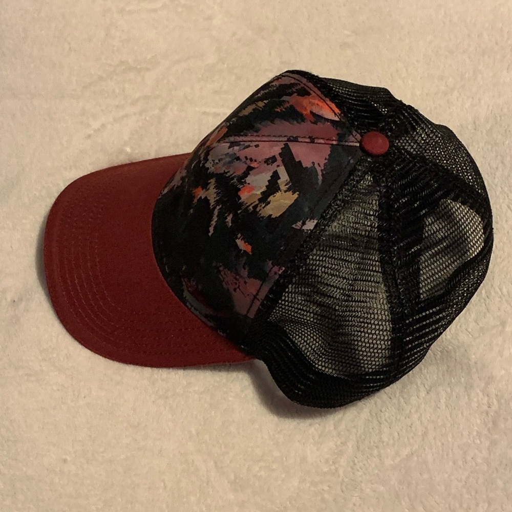 Create Think Explore hat - Picture 3 of 8